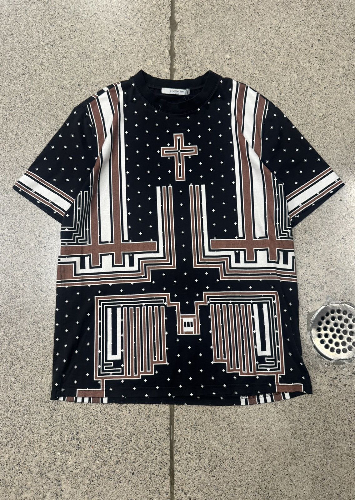 Givenchy 2015 Givenchy by Ricardo Tisci ‘Crosses’ Graphic T-Shirt Size US L / EU 52-54 / 3 - 1 Thumbnail