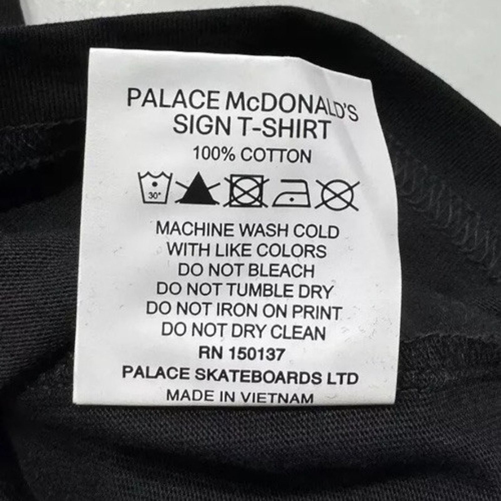 Palace NWT Palace x McDonald's Arch Sign Skateboard T-shirt Black Size US L / EU 52-54 / 3 - 7 Thumbnail