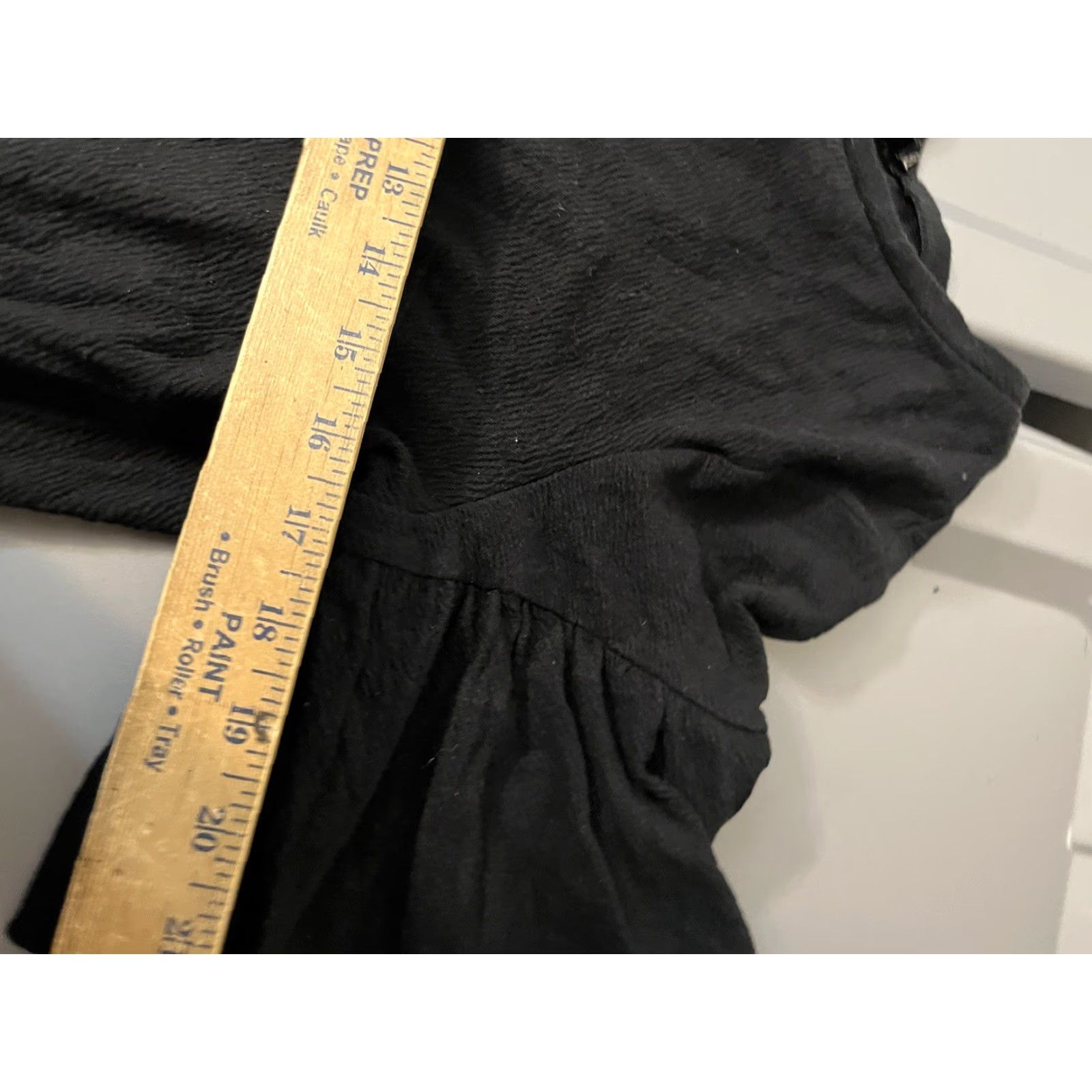 Express VINTAGE Express Black Puff Sleeve Textured Top Women’s M Short Sleeve Size M / US 6-8 / IT 42-44 - 6 Thumbnail