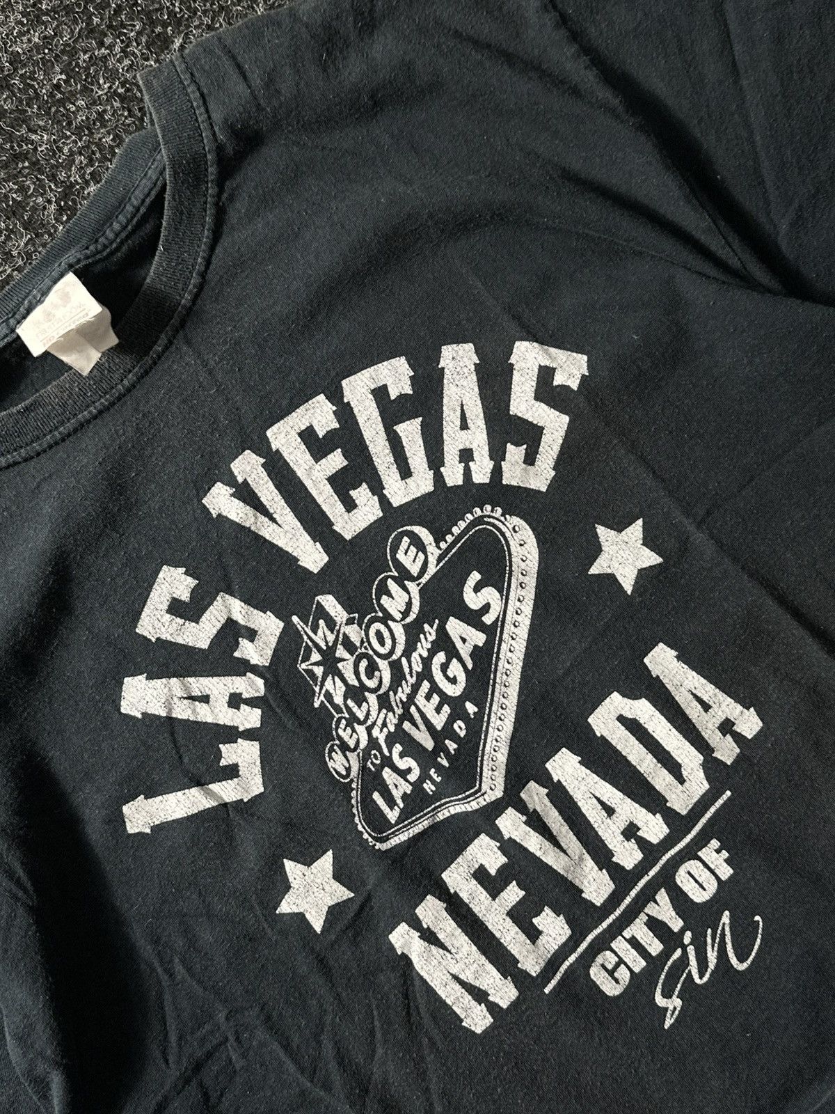 Vintage 🚨 LAS VEGAS 🚨NEVADA RARE BIG LOGO Y2K TEE FRUIT OF YHE LOOM Size US L / EU 52-54 / 3 - 4 Thumbnail