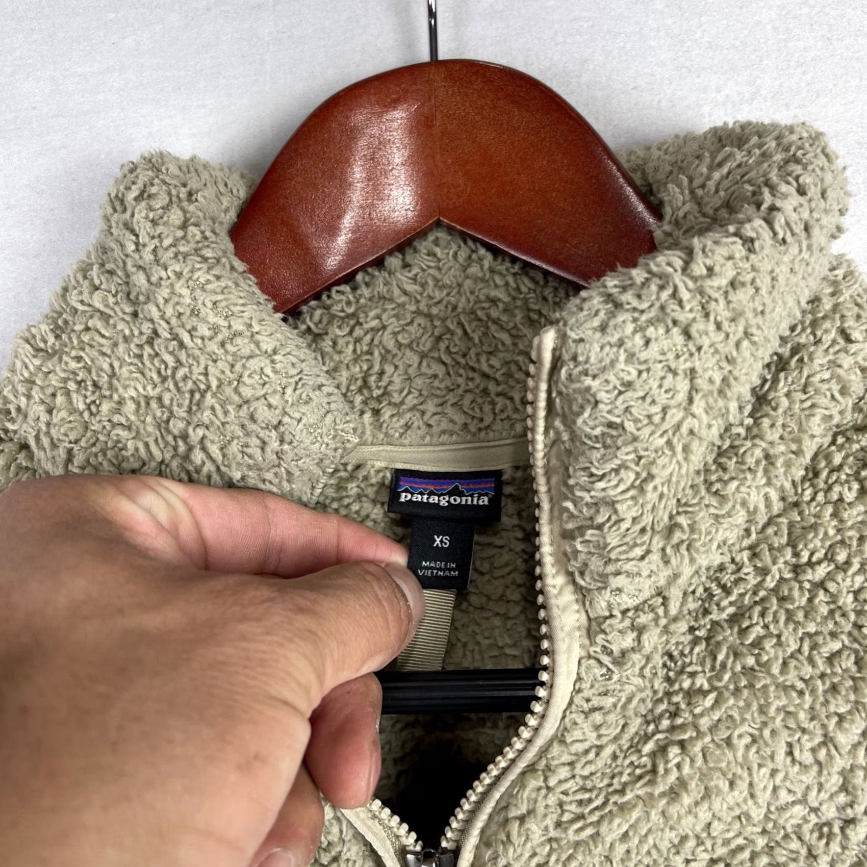 Patagonia Patagonia Sweater Womens XS Beige Quarter Zip Up Fleece Deep Pile Size XS / US 0-2 / IT 36-38 - 5 Thumbnail