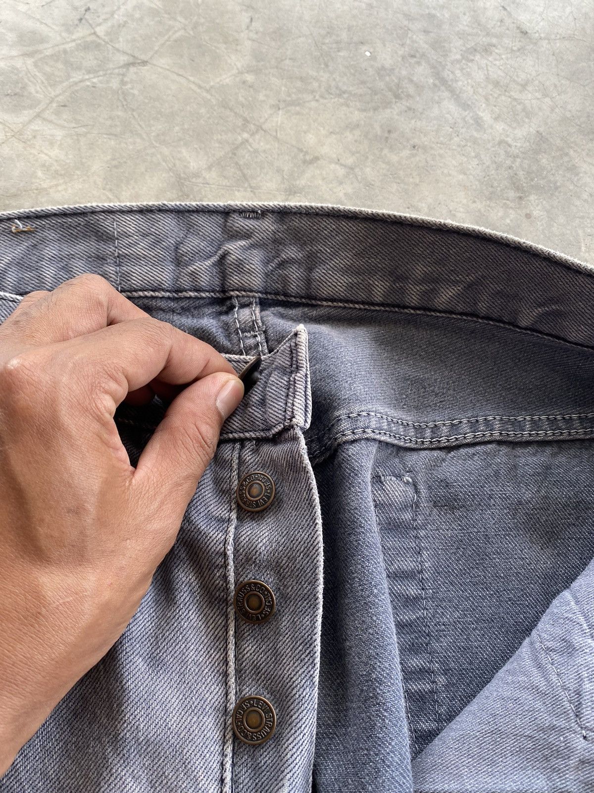 Levi's × Vintage Vintage Levi’s 501 Distressed Fade Black Jeans Size US 30 / EU 46 - 13 Thumbnail