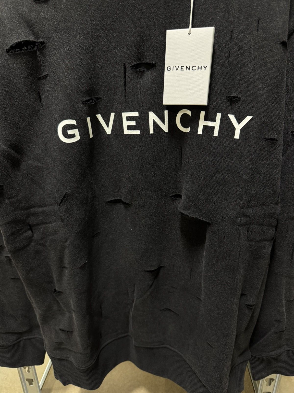 Givenchy Givenchy Cut Out Destroyed Logo Sweatshirt NEW 1250$ Size US M / EU 48-50 / 2 - 4 Thumbnail