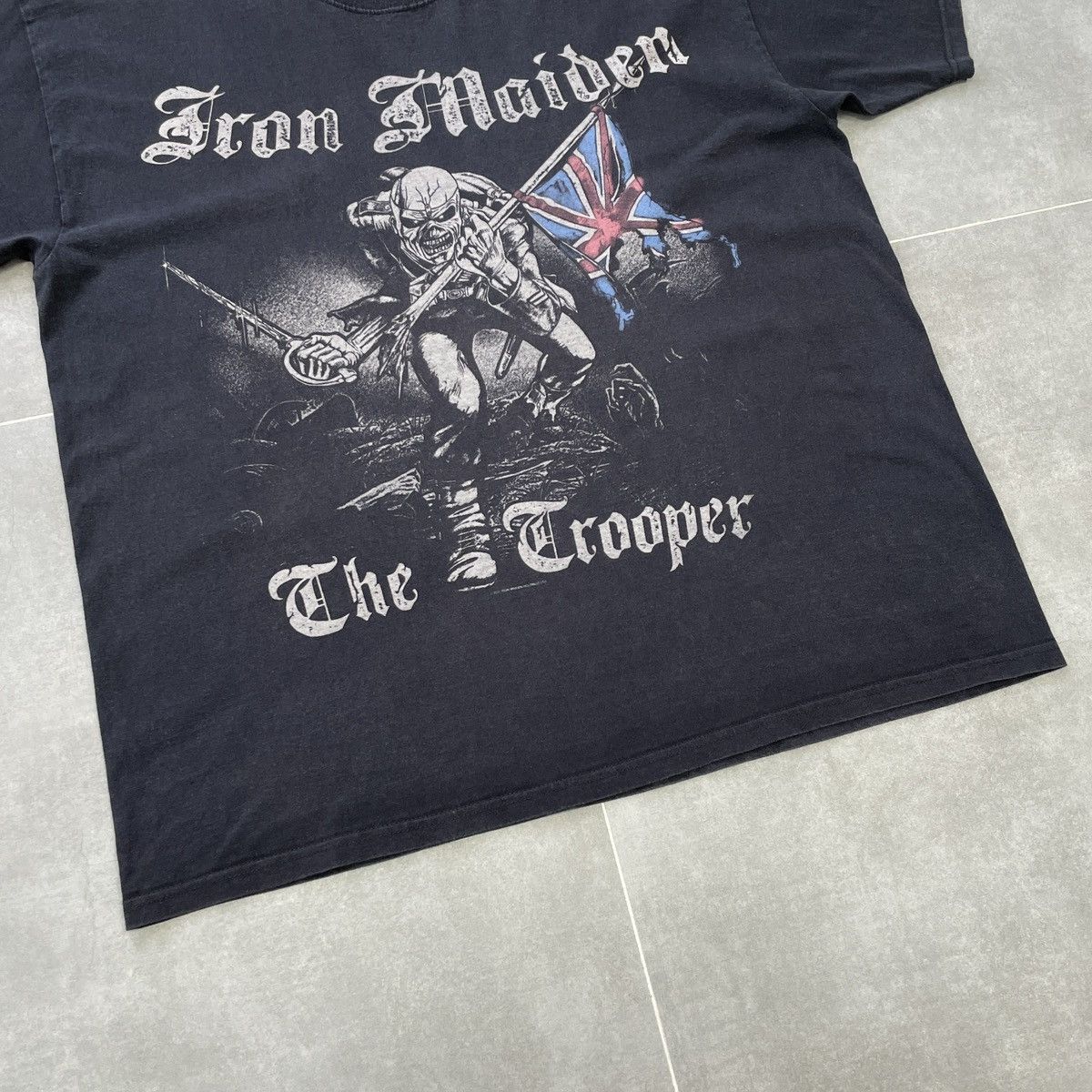 Band Tees × Iron Maiden Iron Maiden The Crooper 2011 T-Shirt Size XXL Size US XXL / EU 58 / 5 - 4 Thumbnail