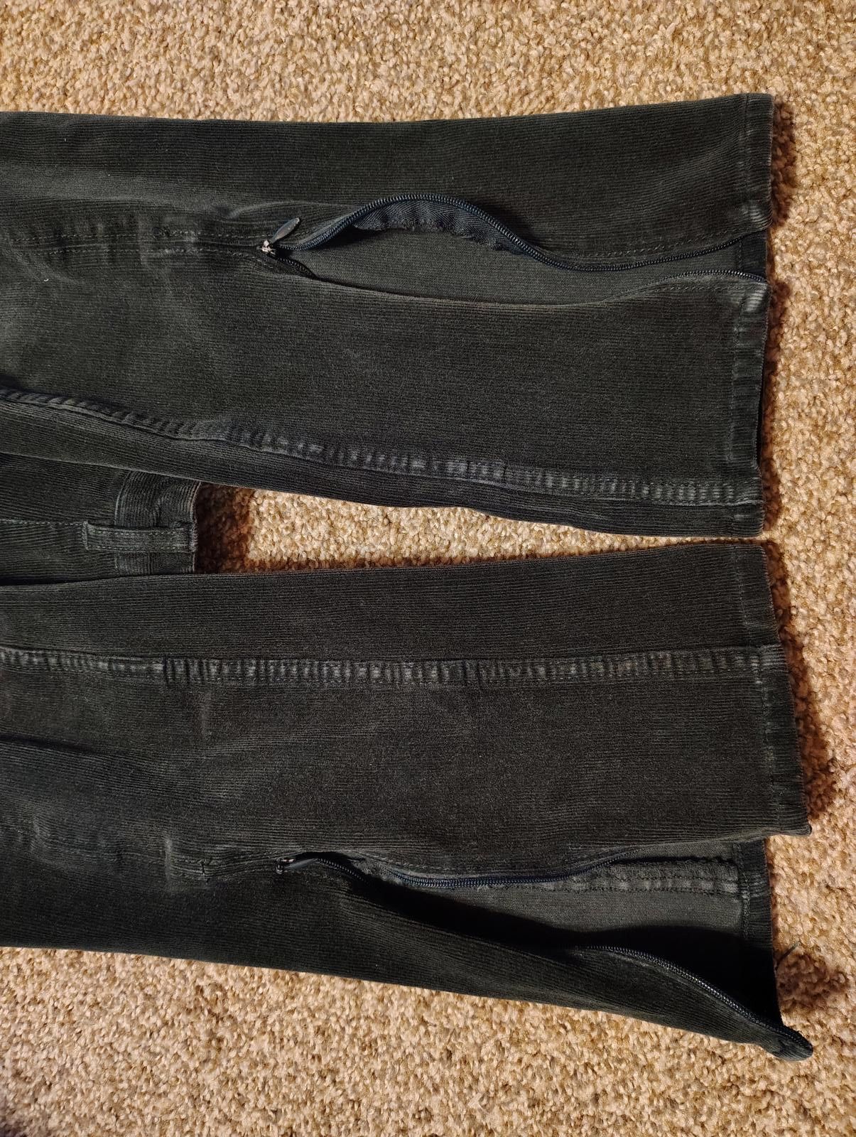 Designer Weekday Dark Green Corduroy Pants Flared Ziper Size XS 25W Size 25" / US 0 / IT 36 - 6 Thumbnail