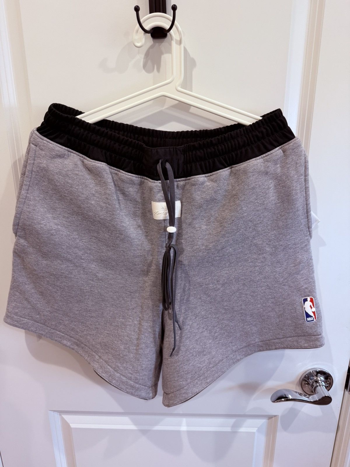 Fear of God × Nike Fear of God x Nike Reversible Shorts Grey/Summit White Size US 32 / EU 48 - 1 Thumbnail