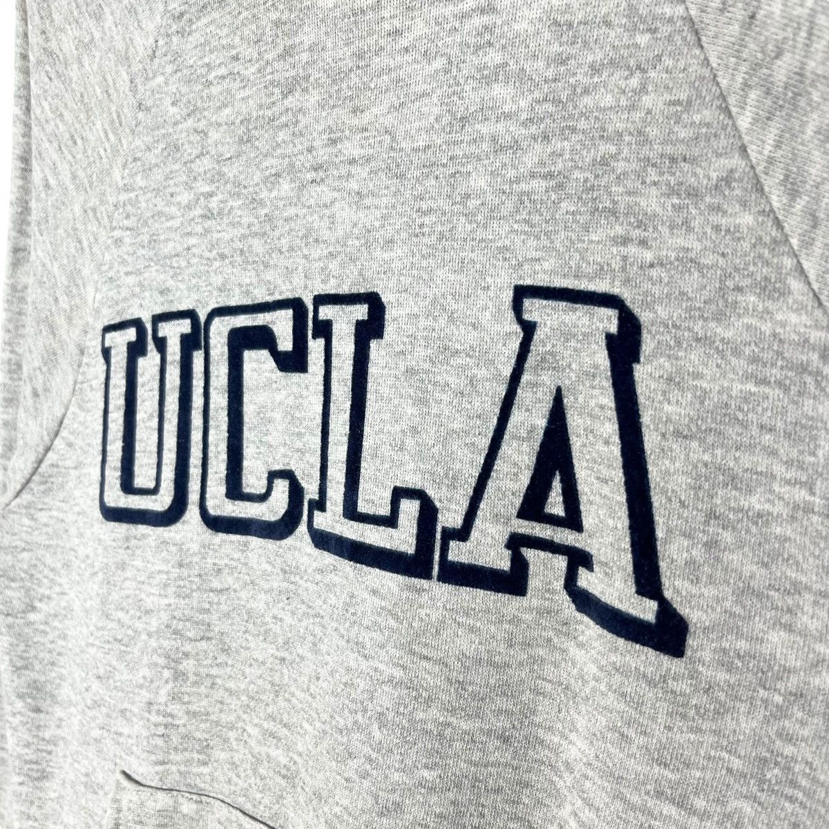Vintage Vintage UCLA Pullove Hoodie Velvet Print Logo Size US M / EU 48-50 / 2 - 5 Thumbnail