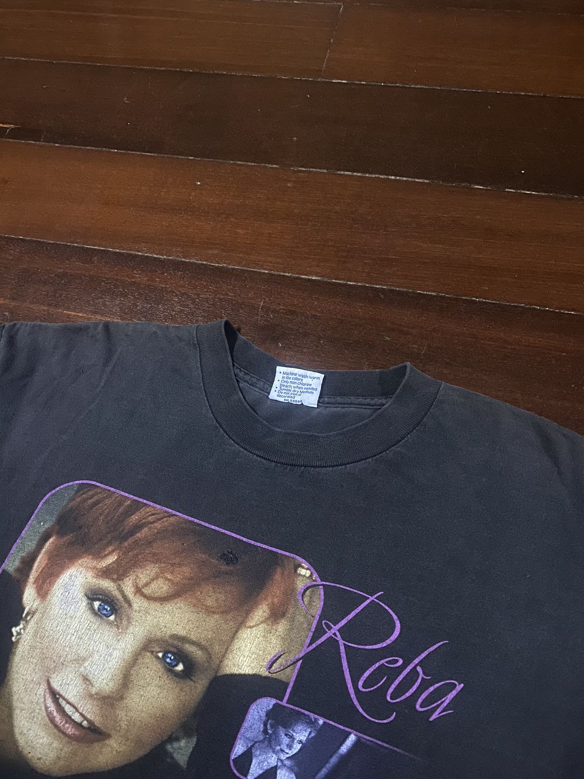 Band Tees FIRE 🔥 VINTAGE 90s REBA MCENTIRE TOUR 1999 COUNTRY SINGER Size US L / EU 52-54 / 3 - 5 Thumbnail