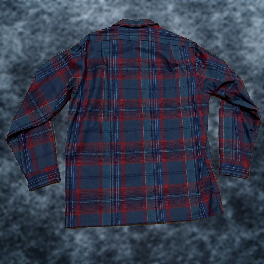 Pendleton VINTAGE Pendleton Board Shirt Men’s Large Wool Flannel Button-Up Long Sleeve Plaid Collared 60s 70s 80s Retro Mens Size US M / EU 48-50 / 2 - 1 Thumbnail