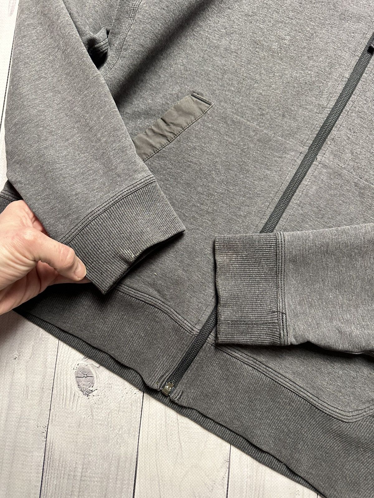 Arc'teryx × Vintage Vintage Arcteryx zip hoodie size M distressed logo Size US M / EU 48-50 / 2 - 5 Thumbnail