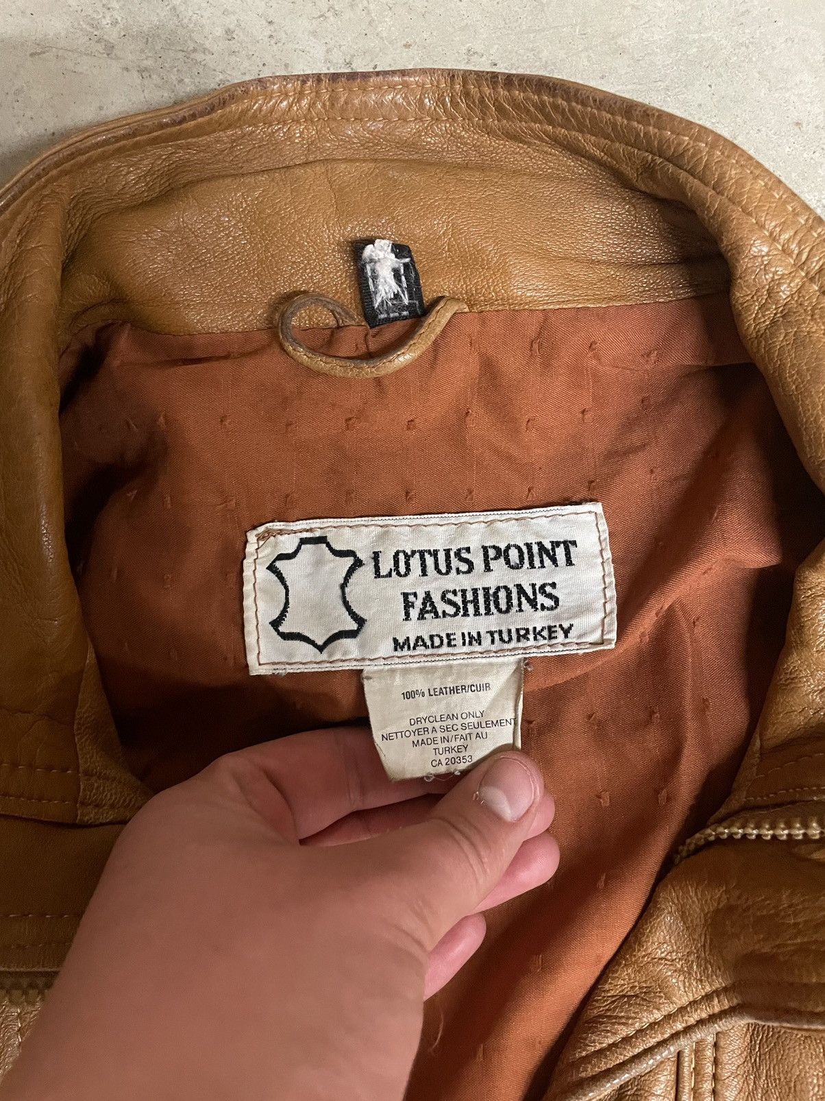 Vintage Vintage Leather Bomber Jacket Beautiful Leather Size US XL / EU 56 / 4 - 7 Thumbnail