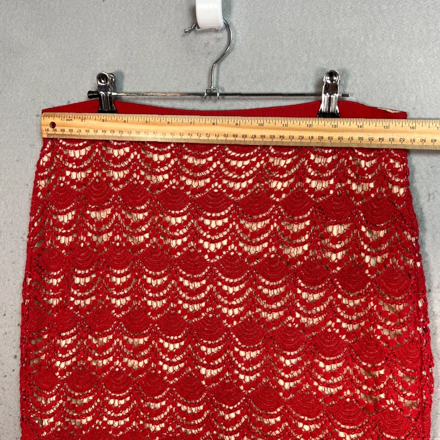 Club Monaco Club Monaco Red Lace Mini Skirt Adult Womens Size 12 Lined Casual Summer Spring Size 34" / US 12 / IT 48 - 6 Thumbnail