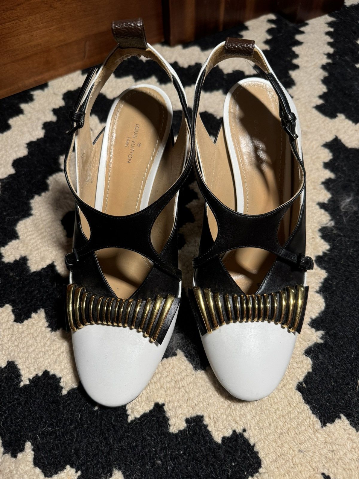 Louis Vuitton Louis Vuitton White/Black Leather Headline Slingback Pumps Size US 10 / IT 40 - 3 Thumbnail
