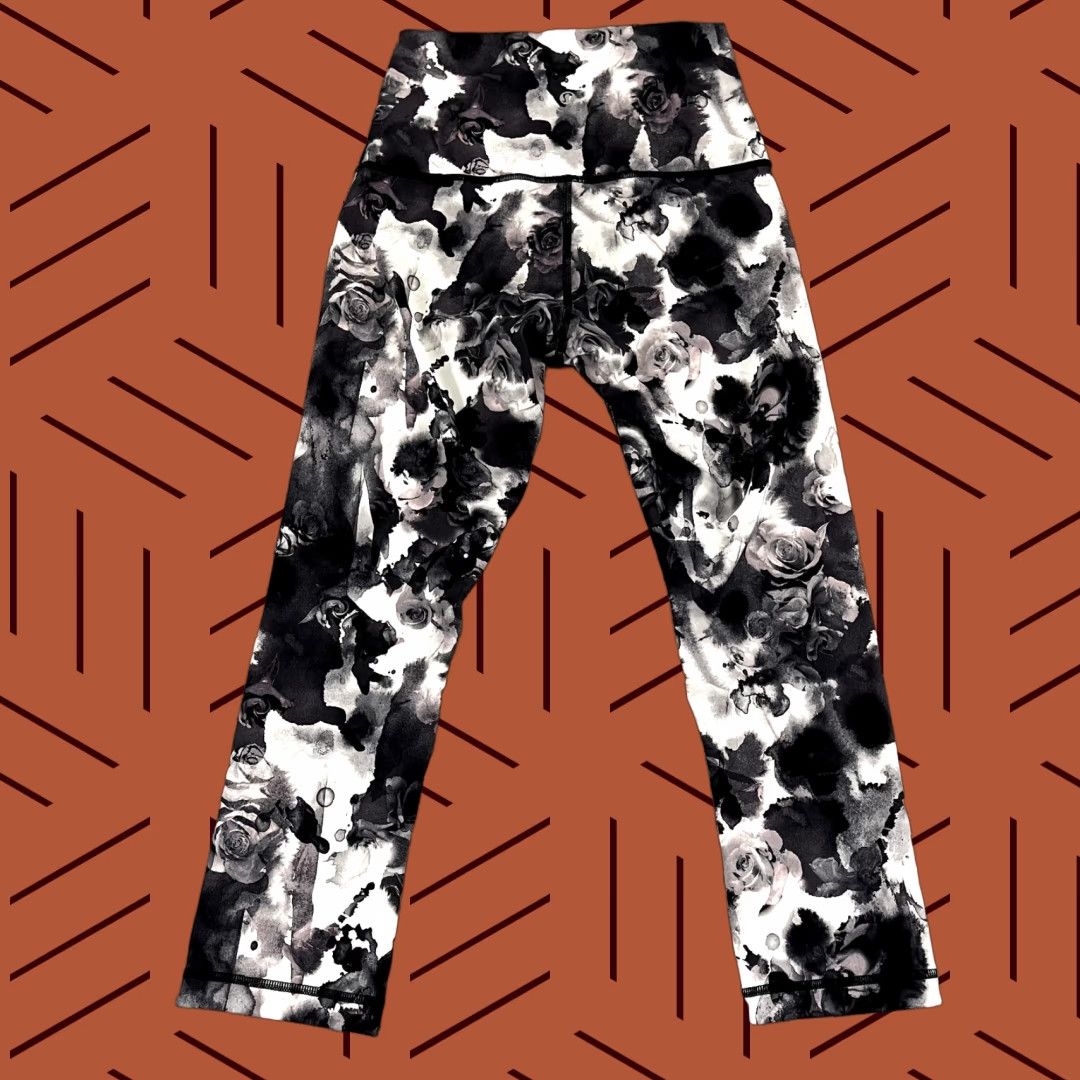 Lululemon LULULEMON Leggings Womens Size 6 WUNDER UNDER Mid Rise Black Floral Obscurred Size 28" / US 6 / IT 42 - 1 Thumbnail