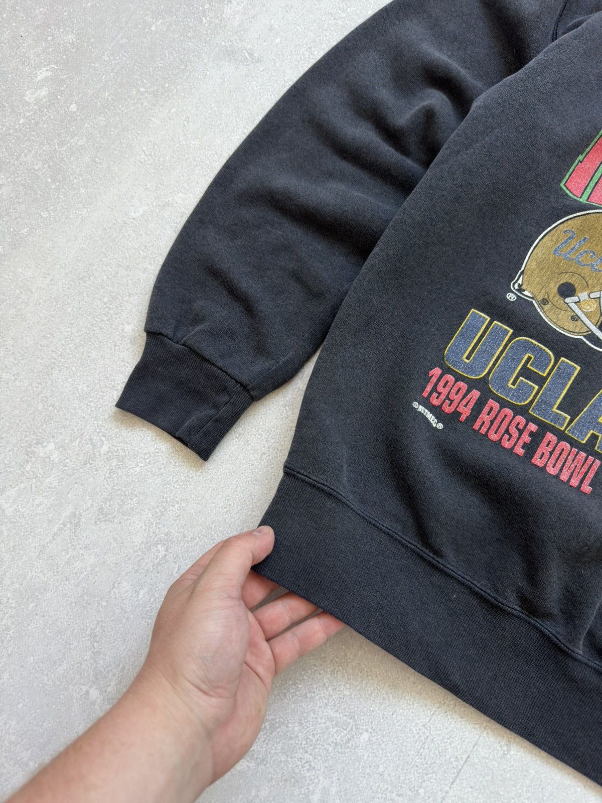 Nutmeg Vintage Nutmeg 1994 Rose Bowl UCLA vs Wisconsin Sweatshirt Size US M / EU 48-50 / 2 - 8 Thumbnail
