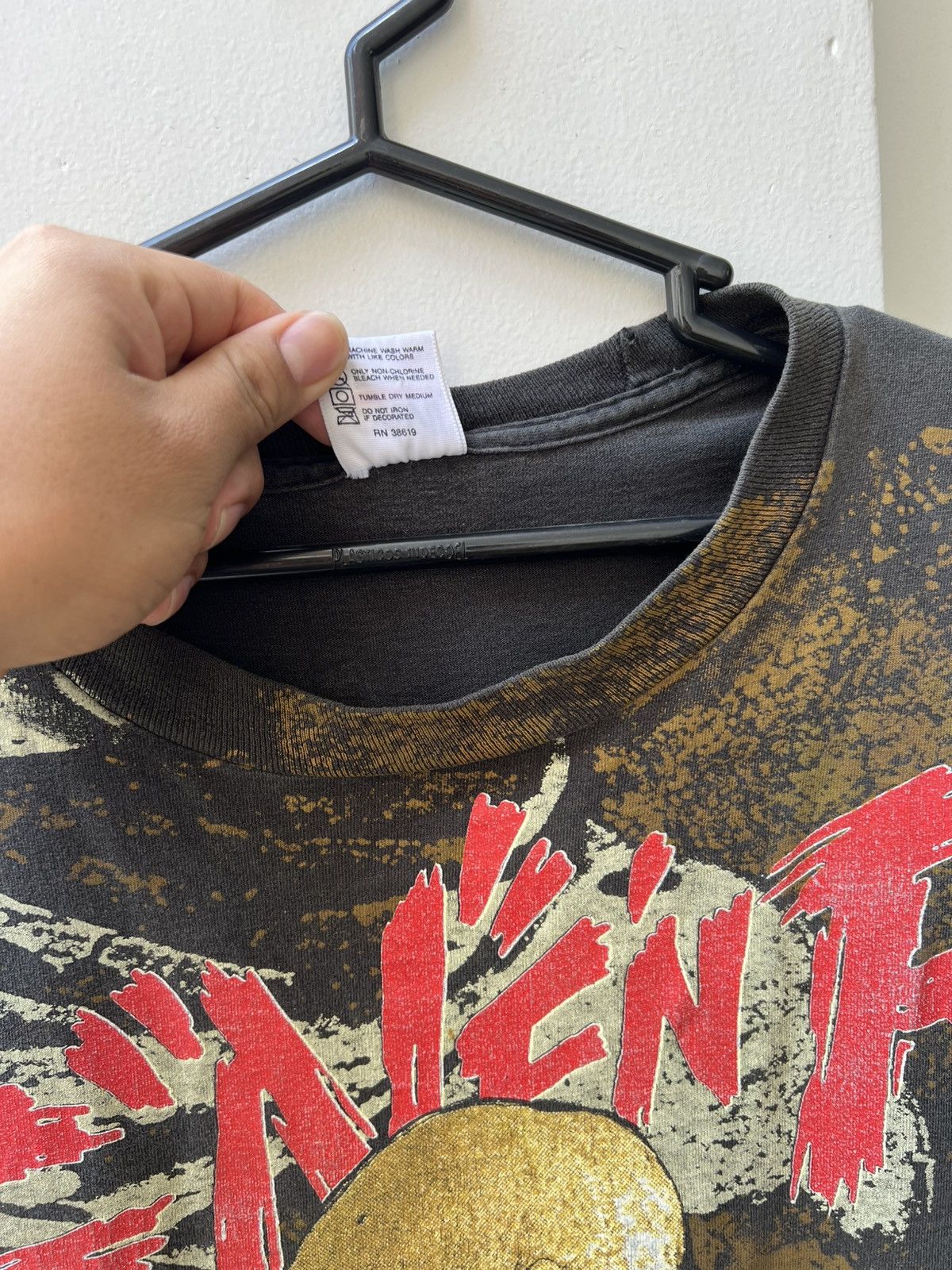 Band Tees AOP Guns N' Roses 1992 Dust N' Bones Vintage Size US XL / EU 56 / 4 - 7 Thumbnail