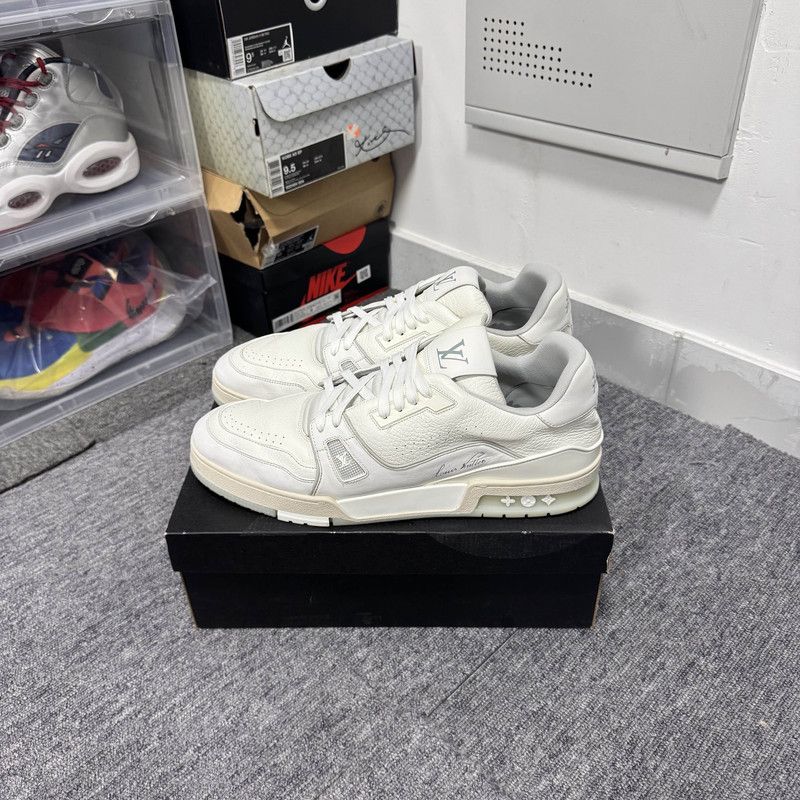 Louis Vuitton Louis Vuitton White Leather Trainer Sneakers 0079 Size US 12 / EU 45 - 1 Thumbnail