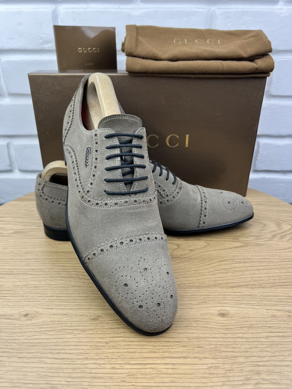 Gucci GUCCI Oxfords Suede Shoes Wingtip Lace Up Metal Logo Beige Size US 9.5 / EU 42-43 - 2 Thumbnail