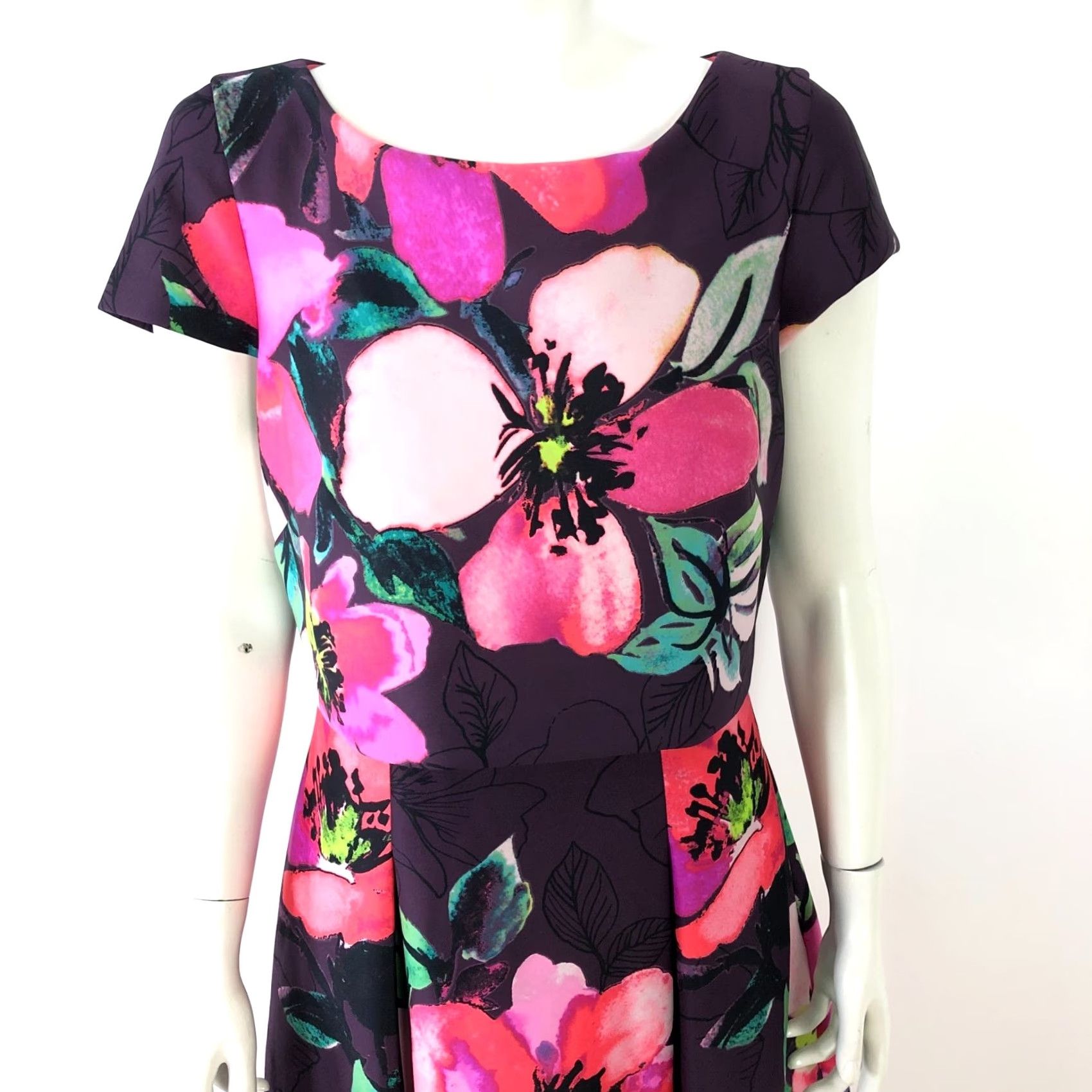Vince Camuto Vince Camuto Dress Floral All Over Print Purple Knee Length A-Line 10 Tiered Short Sleeve Pullover Round Neck Women’s Size L / US 10 / IT 46 - 2 Thumbnail