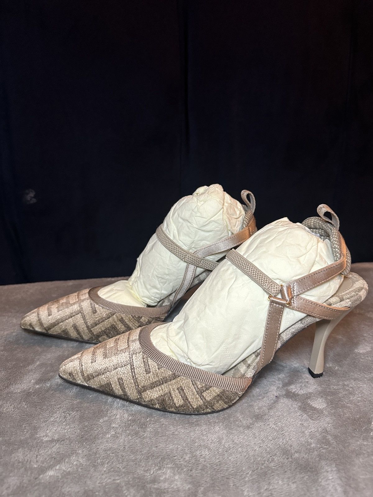 Fendi Fendi Colibri lite Size US 7.5 / IT 37.5 - 4 Thumbnail