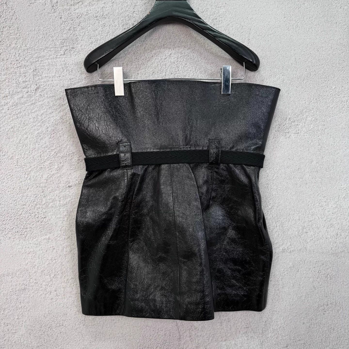 Saint Laurent Paris Saint Laurent black leather paperbag skirt 42 Size M / US 6-8 / IT 42-44 - 2 Thumbnail
