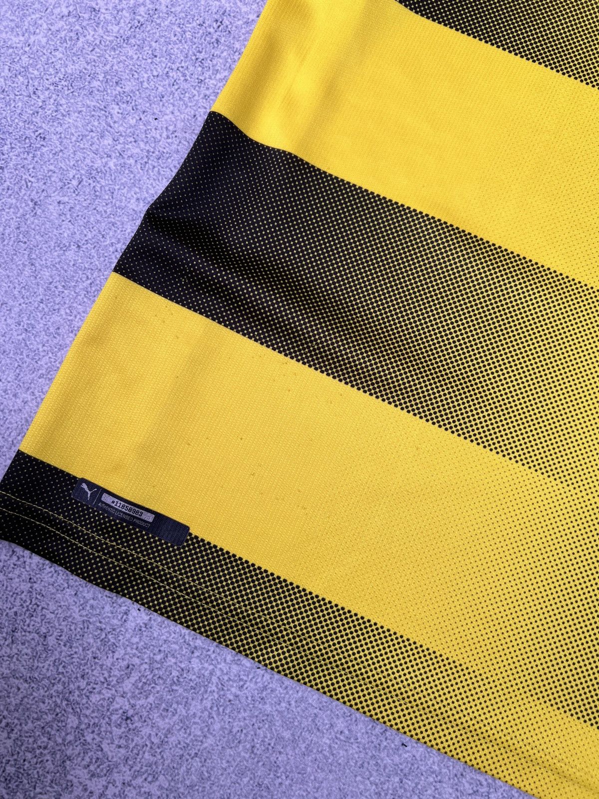 Puma × Vintage Borussia Dortmund Home Kit 17/18 Size US L / EU 52-54 / 3 - 9 Thumbnail