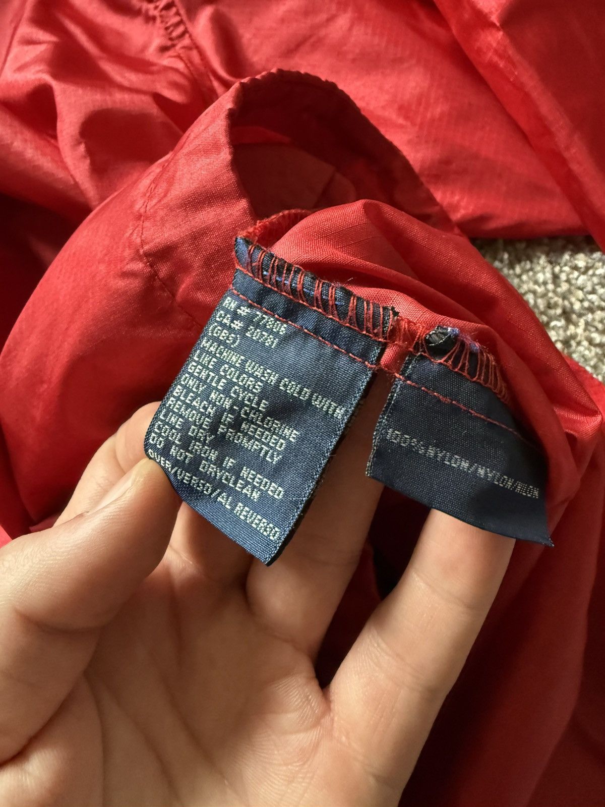 Tommy Hilfiger Vintage Tommy Hilfiger Red Windbreaker Jacket Size M Size US M / EU 48-50 / 2 - 8 Thumbnail
