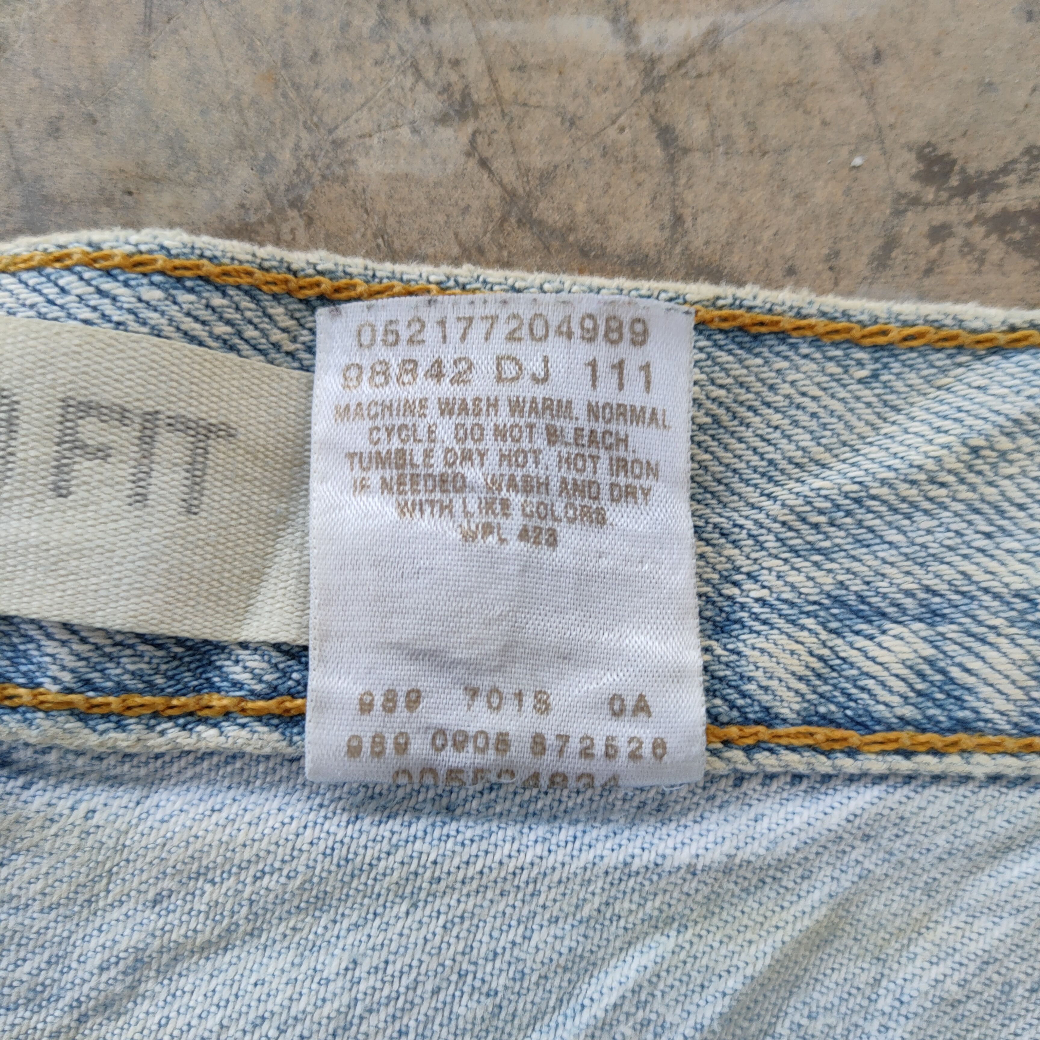 Levi's Vintage Clothing Vintage Levi's 550 Relaxed Fit light blue distressed Denim Size US 32 / EU 48 - 15 Thumbnail