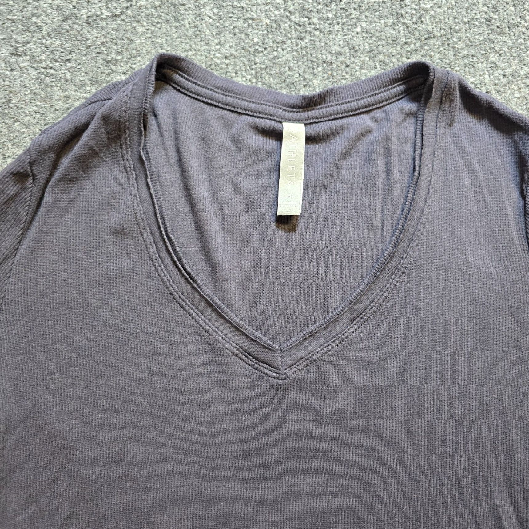 Athleta Athleta Top Womens Size Small Gray Long Sleeve Stretch Ribbed Athleisure Lounge Shirt Size S / US 4 / IT 40 - 2 Thumbnail