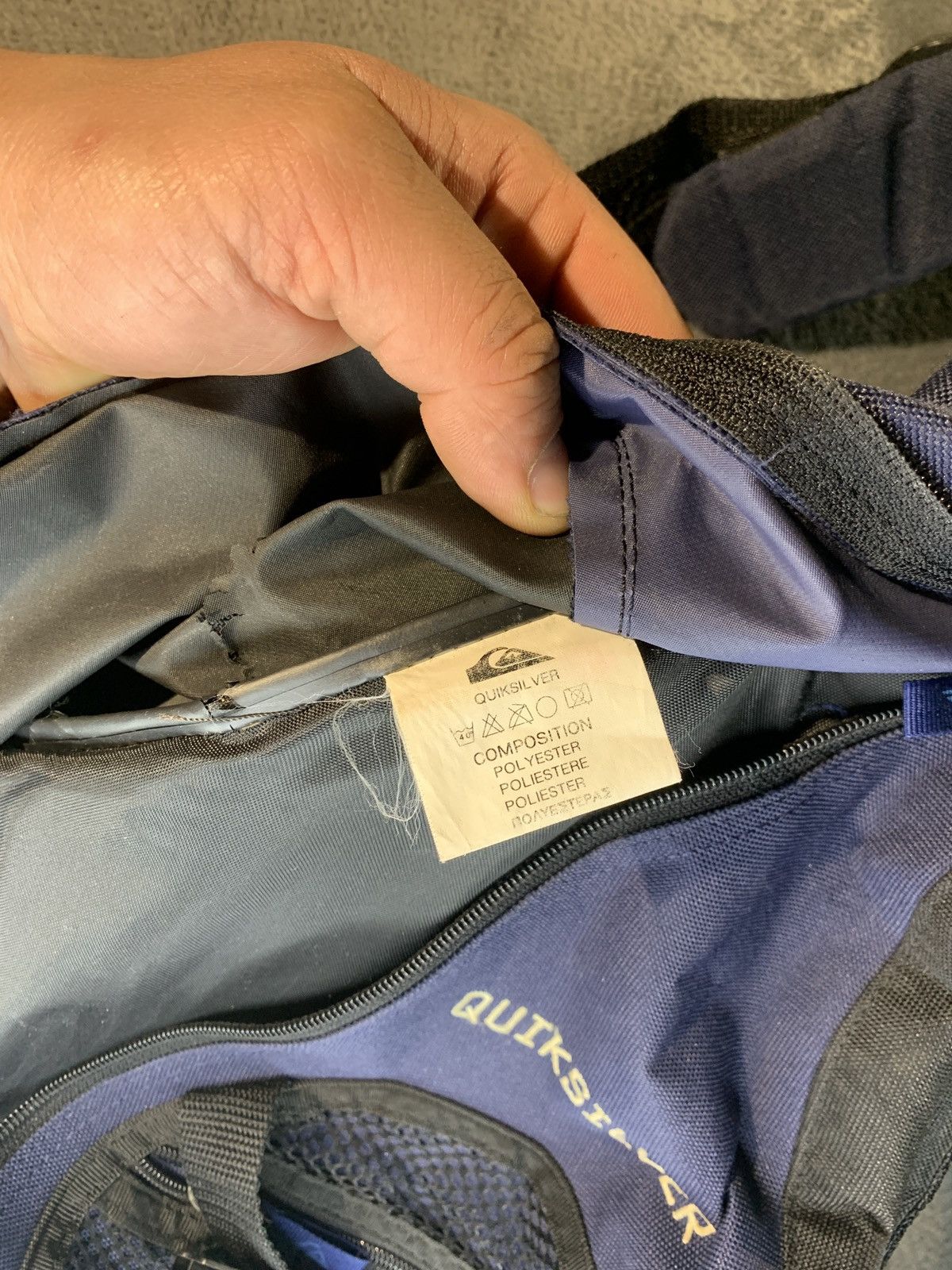 Quiksilver × Vintage Vintage Y2K Quiksilver sling bag gorpcore style multi pocket Size ONE SIZE - 7 Thumbnail