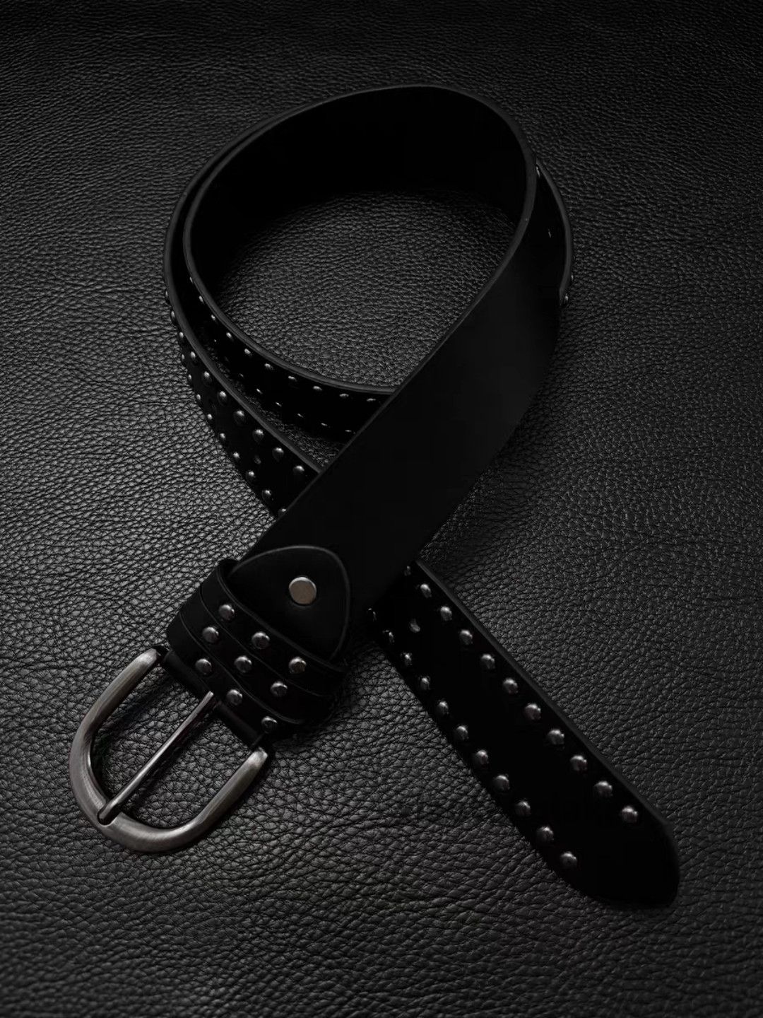 Vintage Unisex studded rivet yuppie punk biker belt Size ONE SIZE - 1 Thumbnail