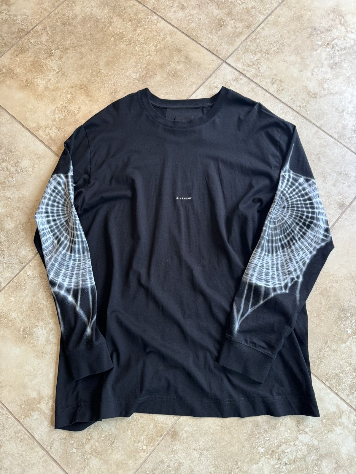 Givenchy outlet T Shirt- LARGE