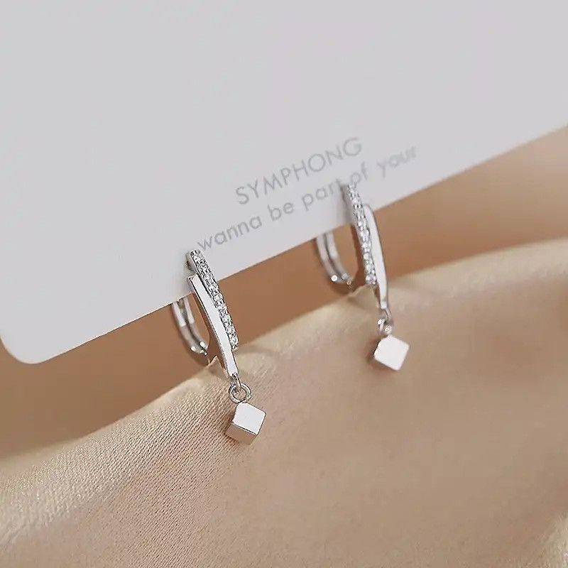 Jewelry × Vintage 925 Silver Needle Zircon Square Bead Charm Stud Earring Size ONE SIZE - 1 Thumbnail