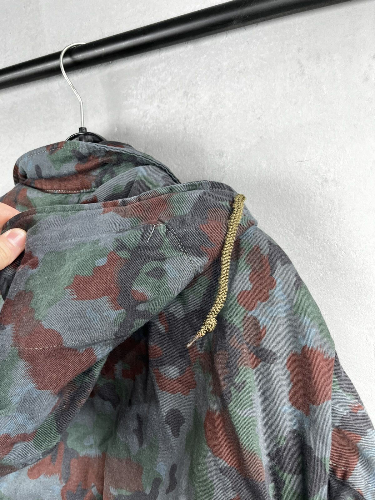 Vintage Vintage Very rare multi-pocket swiss army jacket Size US L / EU 52-54 / 3 - 10 Thumbnail