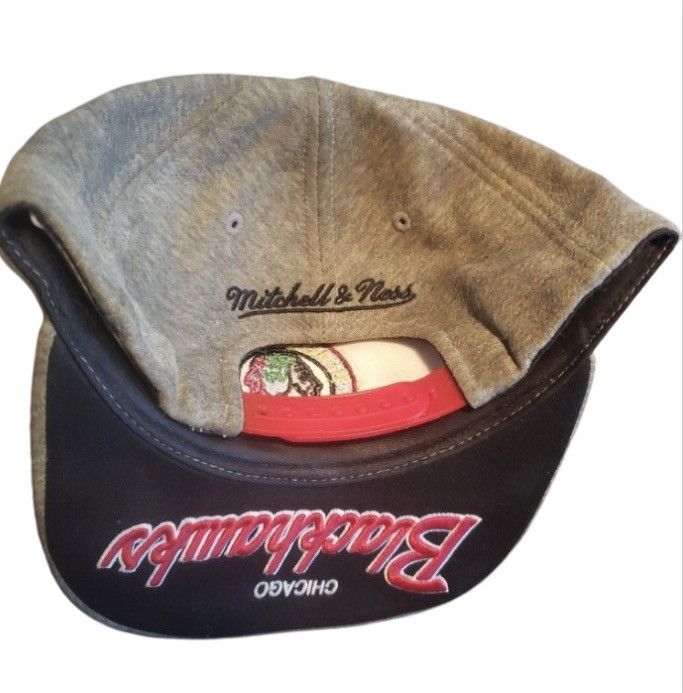 Mitchell & Ness 2006’ Chicago Black Hawks Hat Size ONE SIZE - 1 Thumbnail