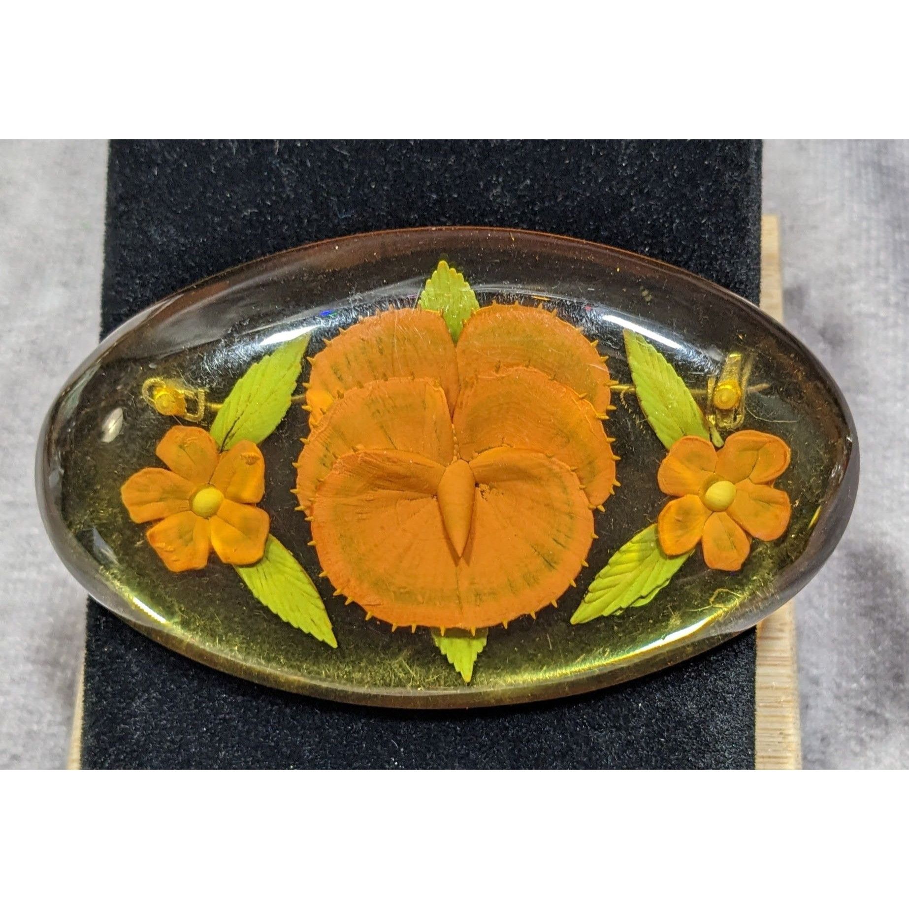 Other Vintage 1940s Floral Bakelite Reverse Carved Large Brooch Size ONE SIZE - 3 Thumbnail