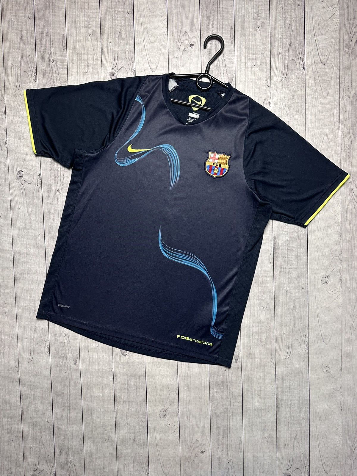 Nike Vintage Barcelona Nike total 90 soccer jersey rare size M Size US M / EU 48-50 / 2 - 1 Thumbnail