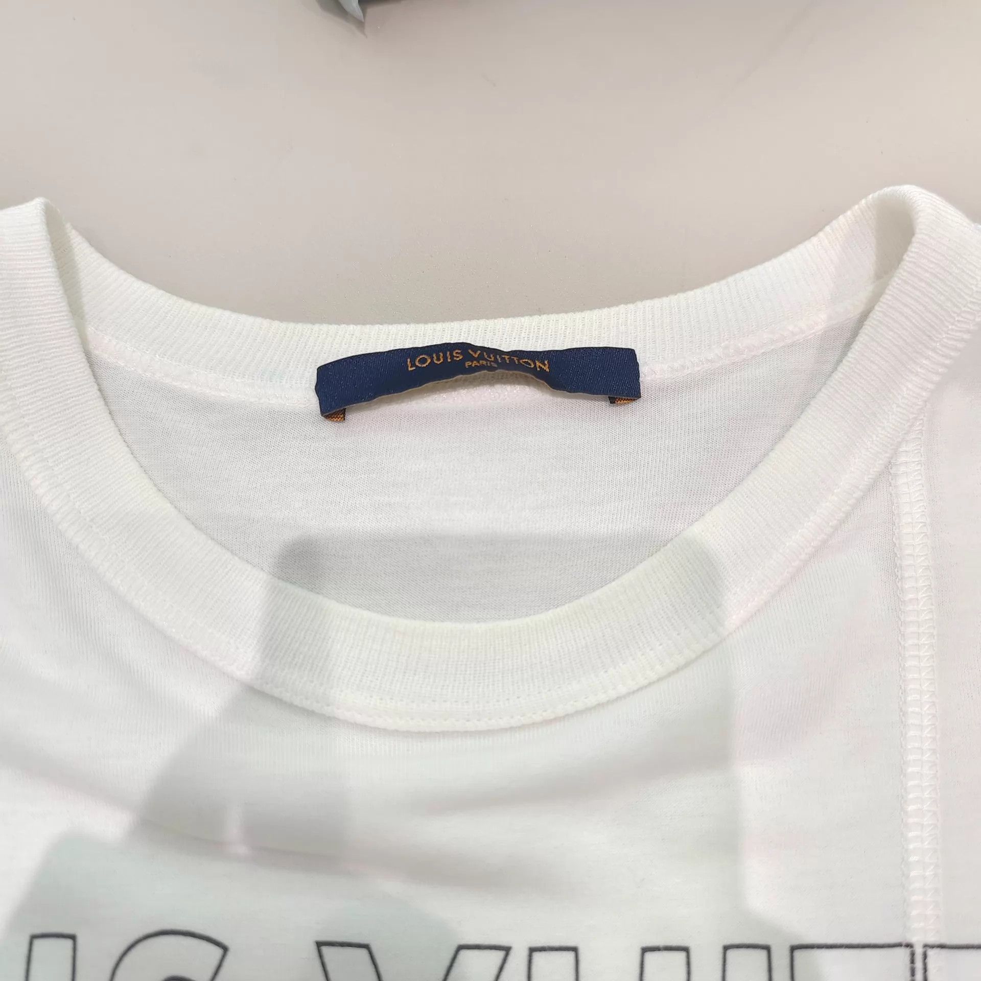Louis Vuitton LV Logo Print Short Sleeve Tee Size US S / EU 44-46 / 1 - 4 Thumbnail