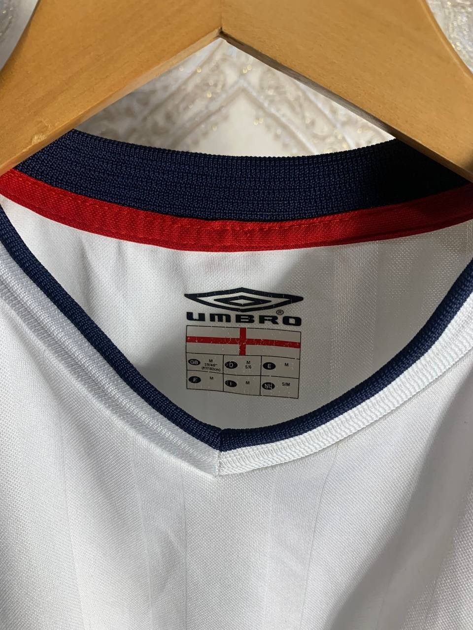 Umbro VINTAGE UMBRO ENGLAND RETRO SOCCER JERSEY MANCHESTER Y2K 90s Size US M / EU 48-50 / 2 - 4 Thumbnail