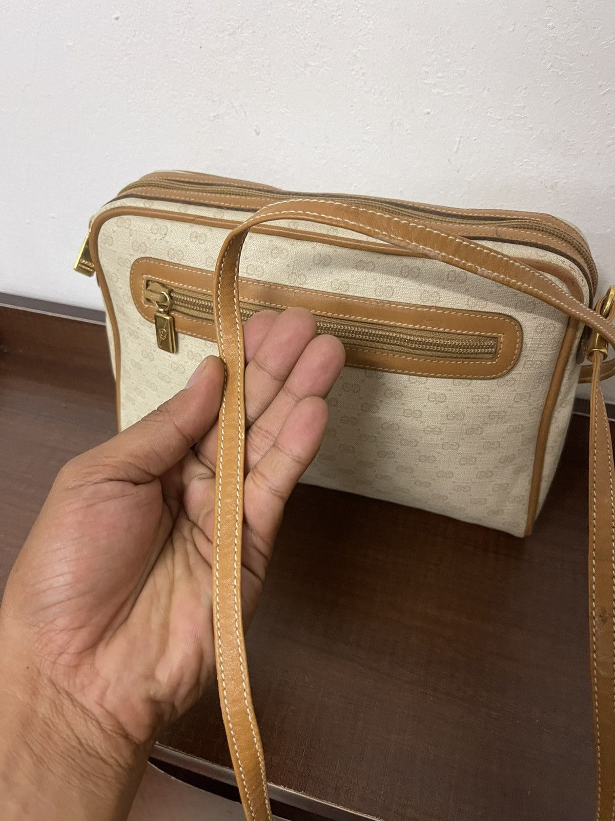 Gucci × Vintage Vintage GUCCI Micro Logo Crossbody Handbag Size ONE SIZE - 16 Thumbnail