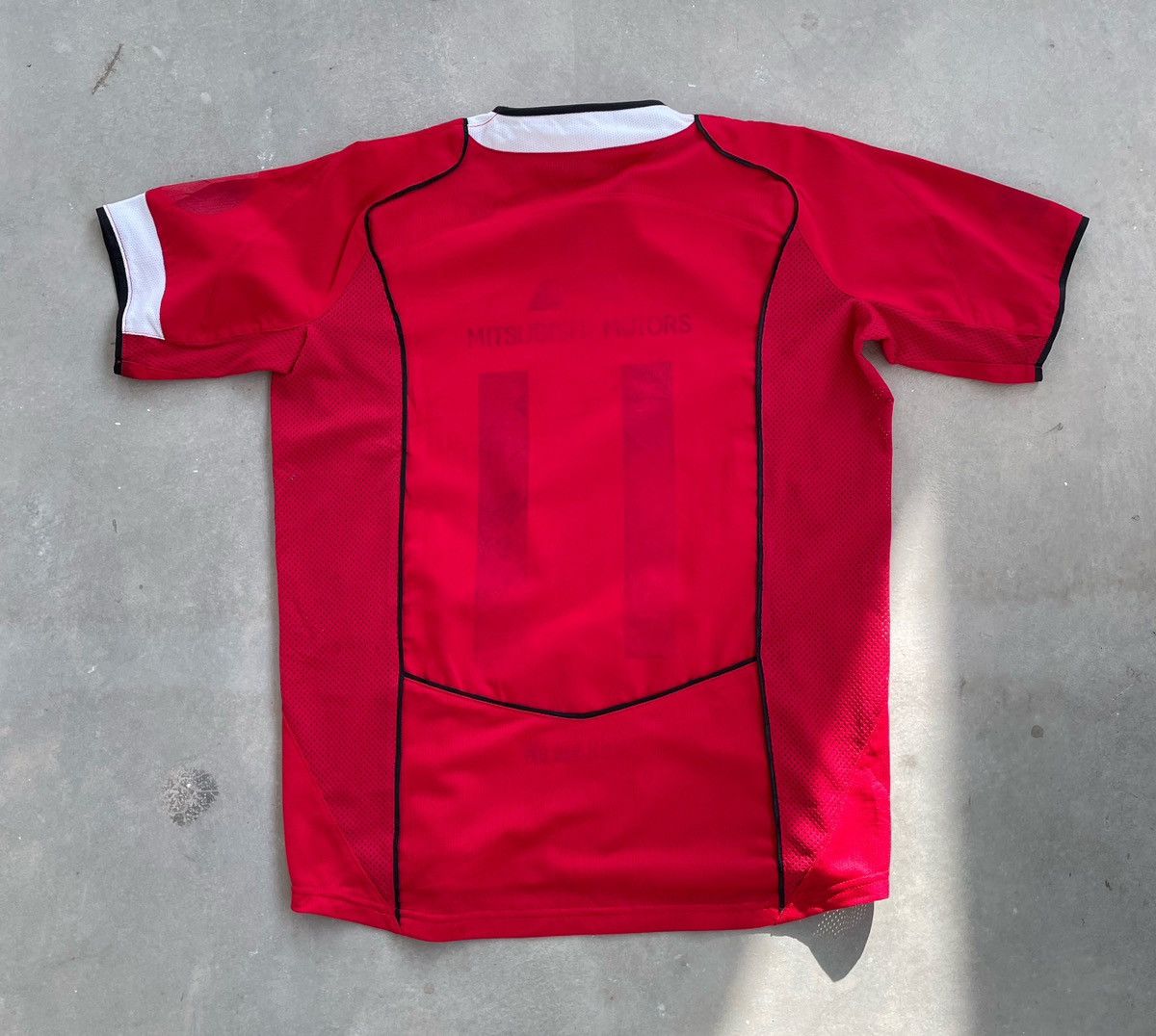 Nike VINTAGE URAWA RED DIAMONS 2005/2006 HOME JERSEY Size US S / EU 44-46 / 1 - 10 Thumbnail