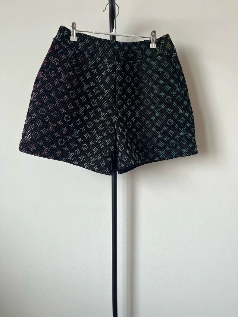 Louis Vuitton Louis Vuitton Black Rainbow Organza Shorts Size US 42 / EU 58 - 2 Thumbnail