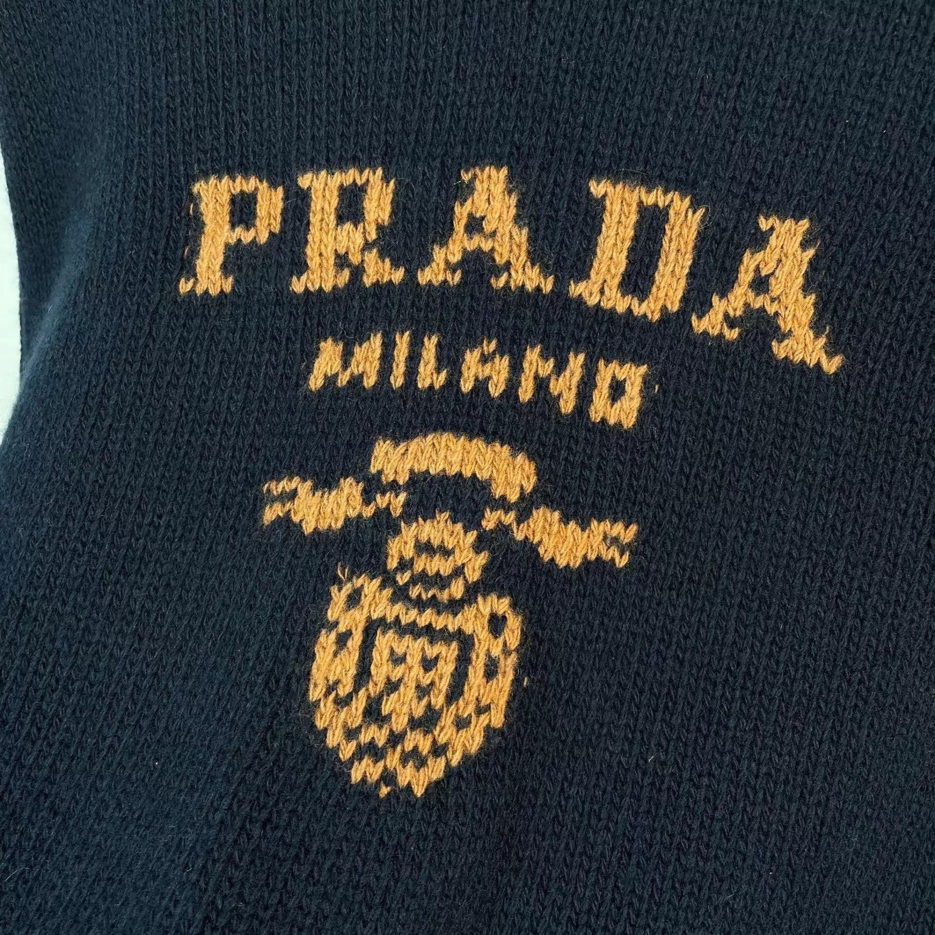 Prada Prada knit sweater 99 new 36 Size XS / US 0-2 / IT 36-38 - 3 Thumbnail