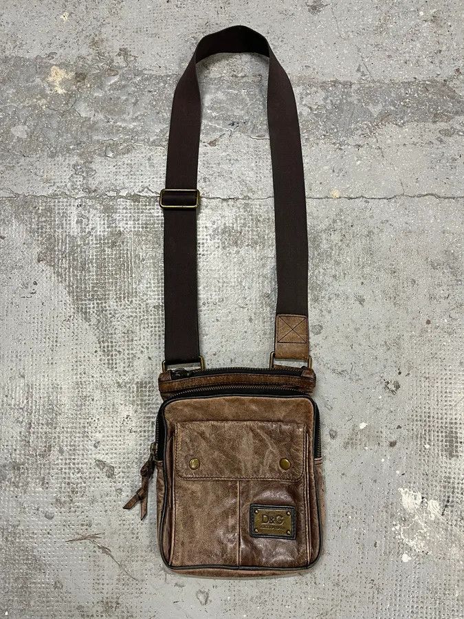 Dolce & Gabbana 2000s Dolce & Gabbana Brown Faded Leather Shoulder Bag Size ONE SIZE - 1 Thumbnail