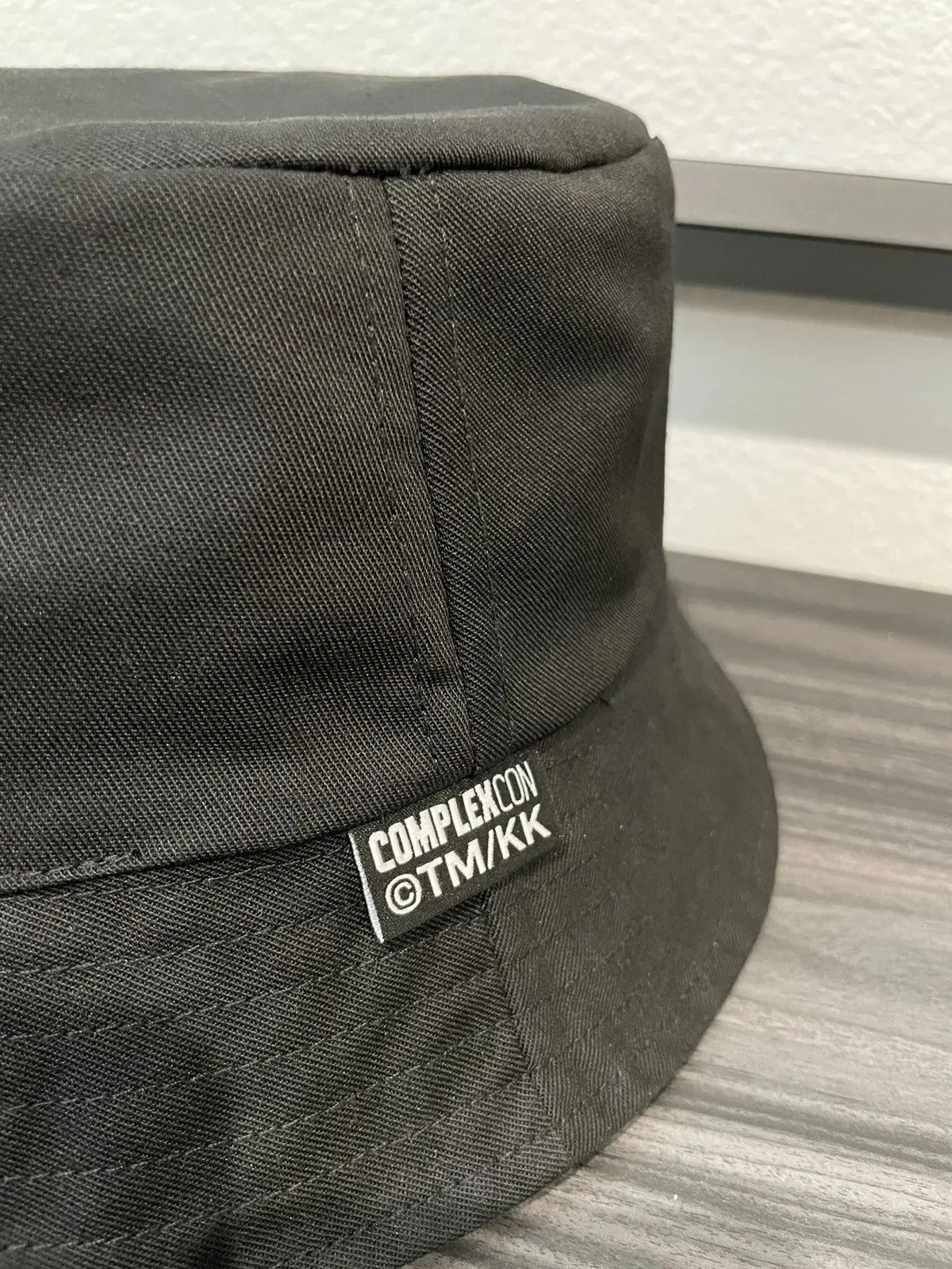 Takashi Murakami Takashi Murakami ComplexCon Reversible Bucket Hat Size Large Size ONE SIZE - 7 Thumbnail