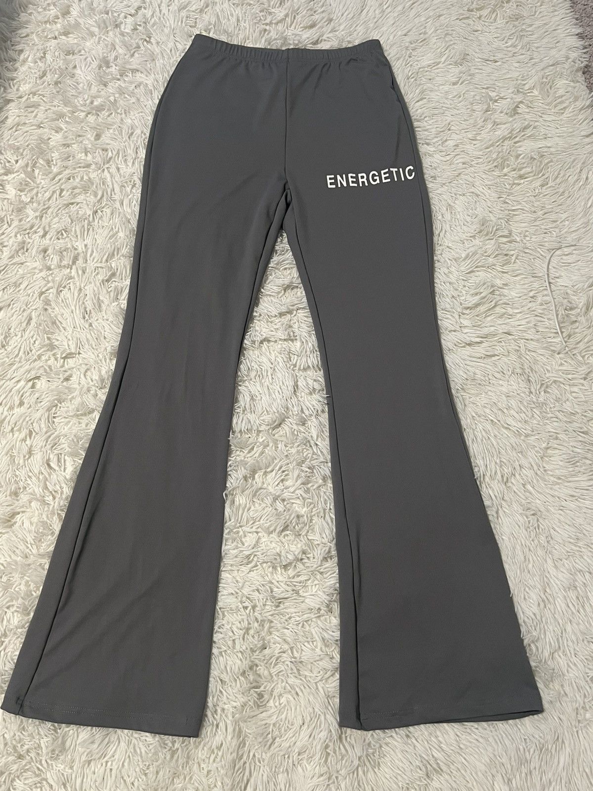 Shein Grey Flared Pants with Energetic Print Size 27" / US 4 / IT 40 - 1 Thumbnail