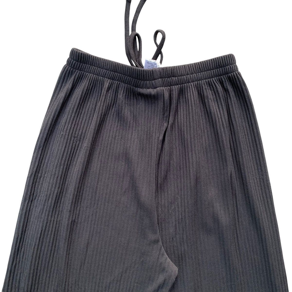 Japanese Brand × Vintage Rare Japanese Brand Issey Style Pleats Wide Pants Size US 32 / EU 48 - 5 Thumbnail