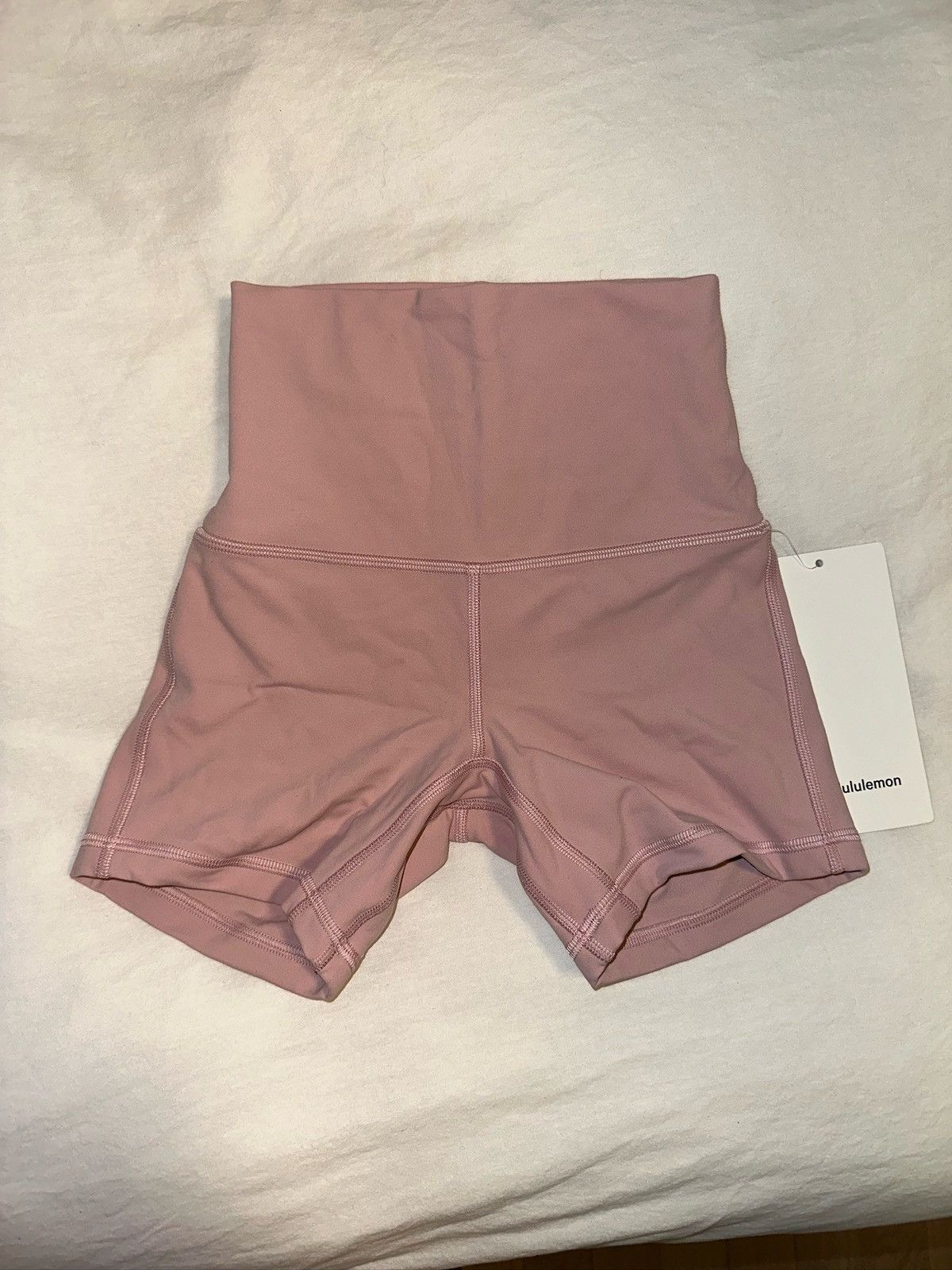 Lululemon Brand New Lulu Lemon high rise short 4’’ Size 25" / US 0 / IT 36 - 3 Thumbnail