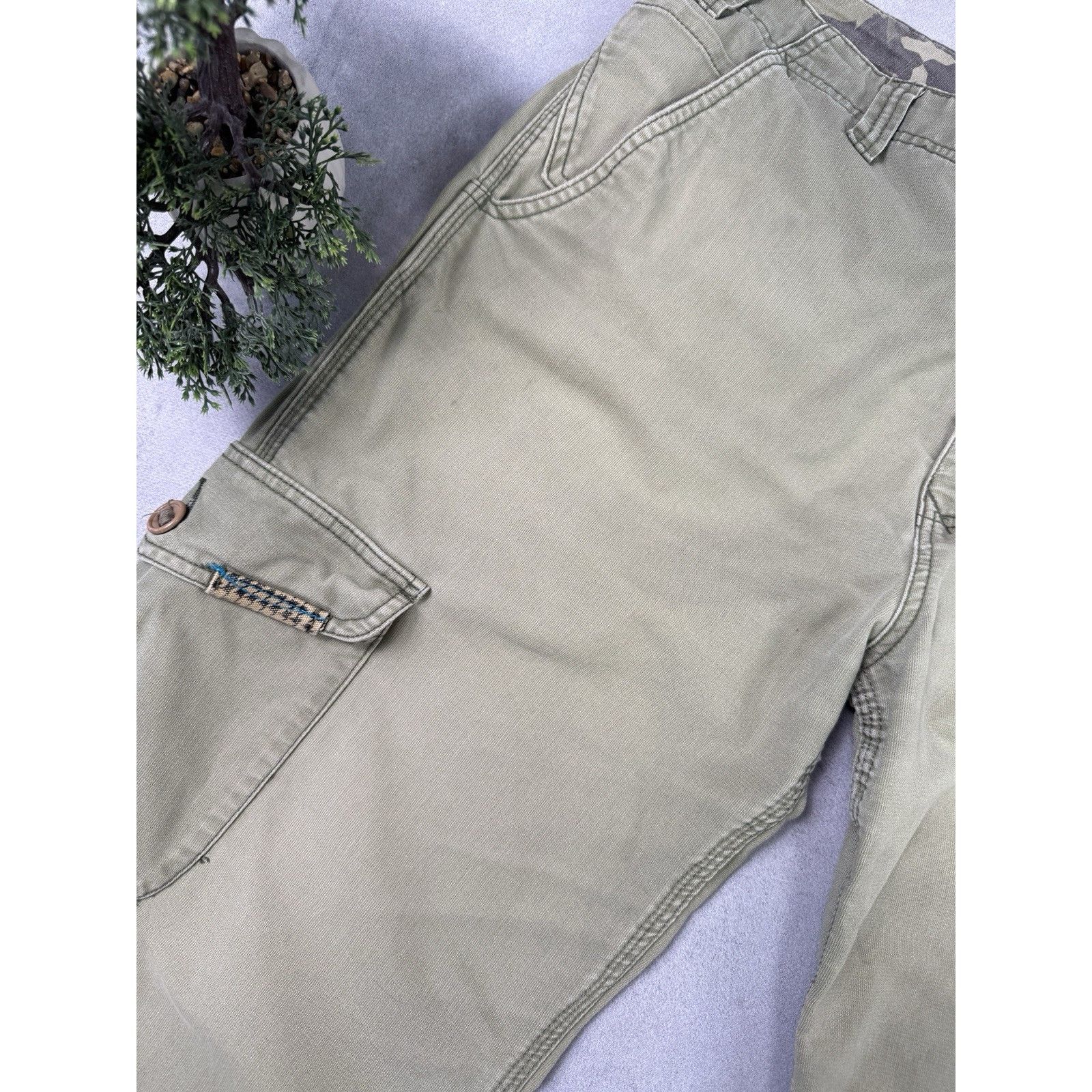 Quicksilver Vintage QuickSilver Cargo Pants Embroidered Men Size 34 Size US 34 / EU 50 - 5 Thumbnail