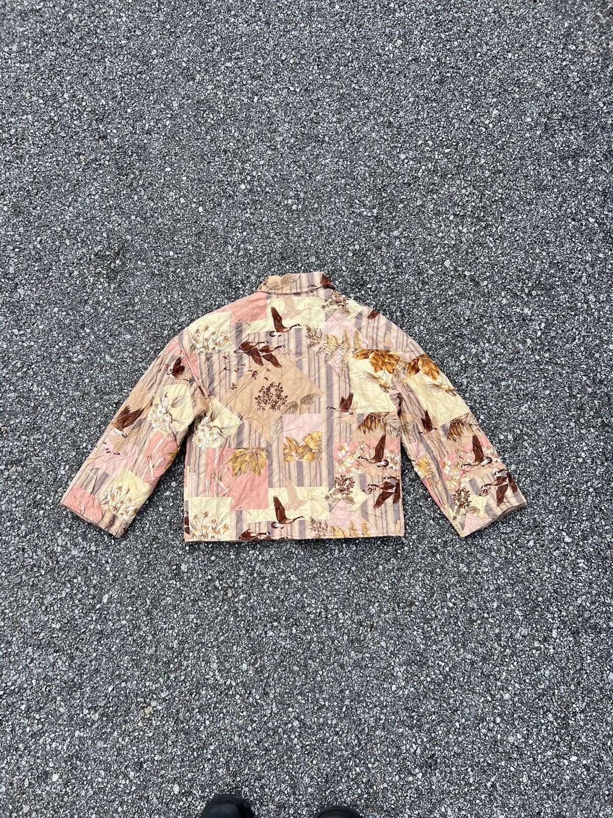 Salvatore Ferragamo Rare Vintage Salvatore Ferragamo Quilted Jacket Fullprint Size XS / US 0-2 / IT 36-38 - 2 Thumbnail